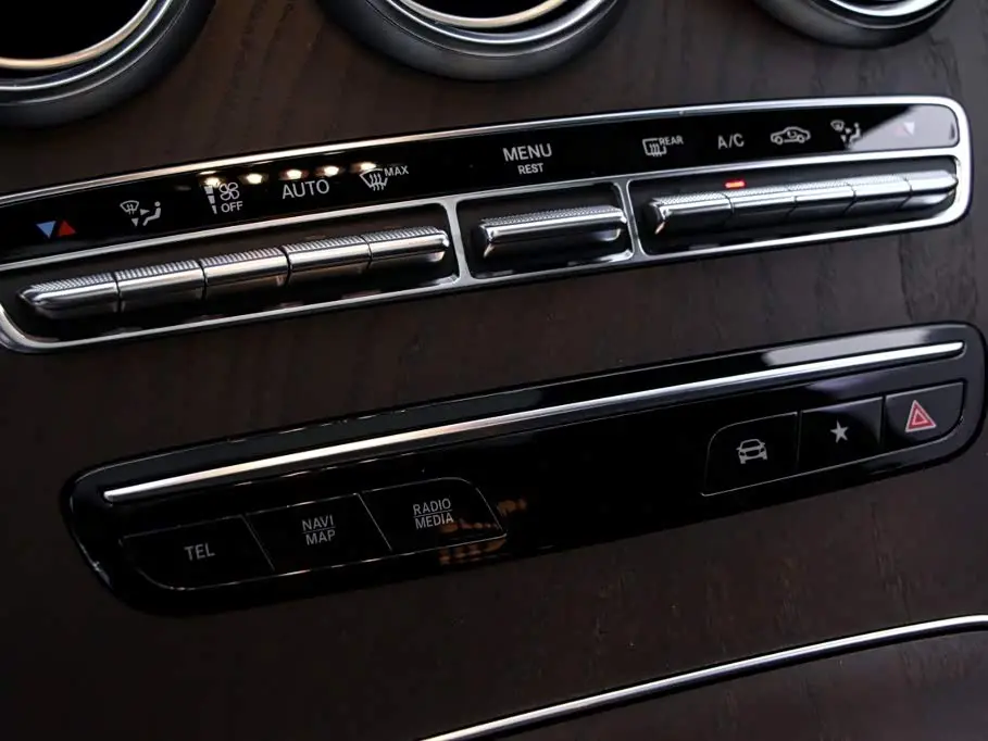 Mercedes-Benz GLC 2022 — Photo 9/20