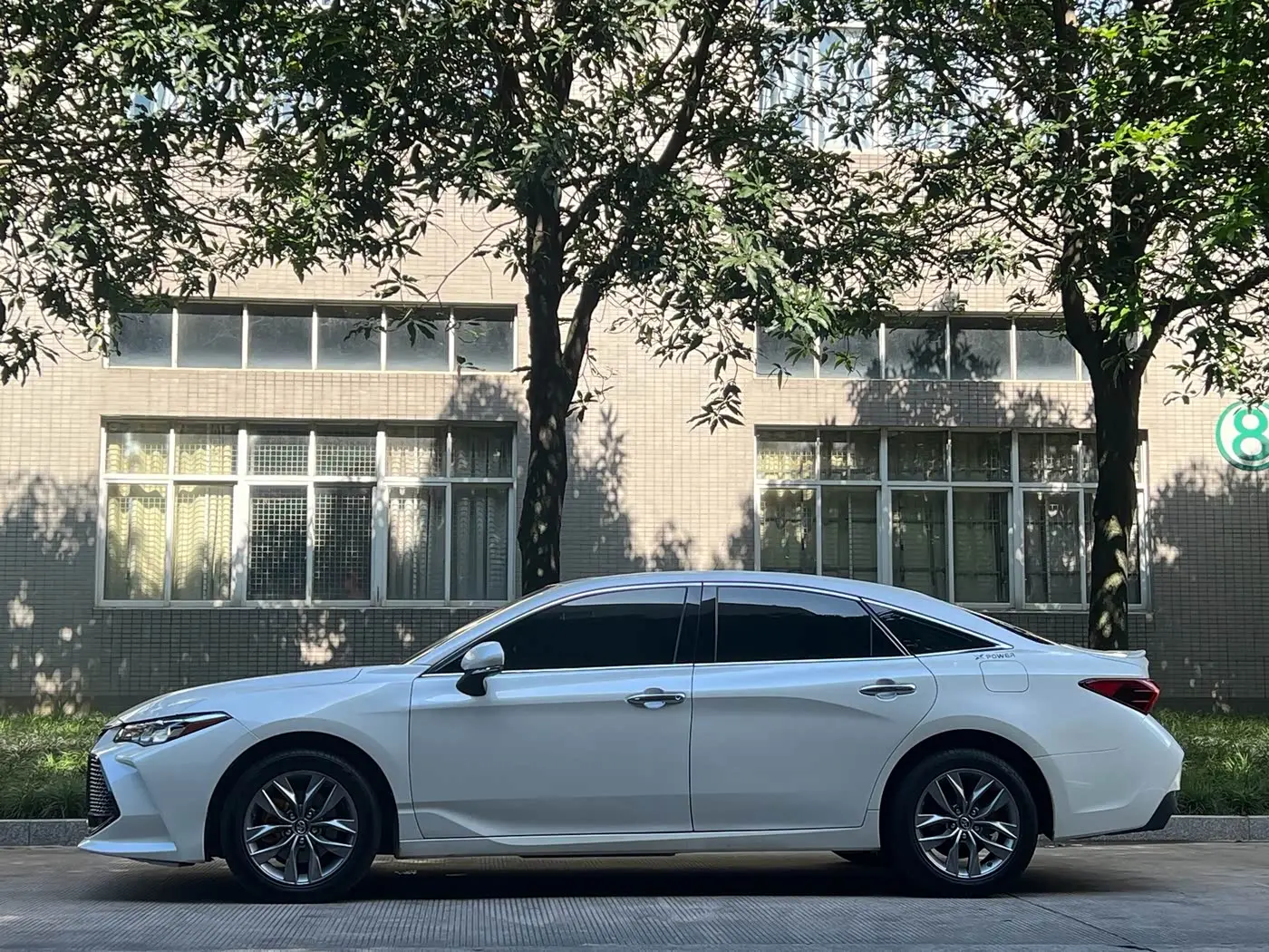 Toyota Avalon 2020 — Photo 3/9