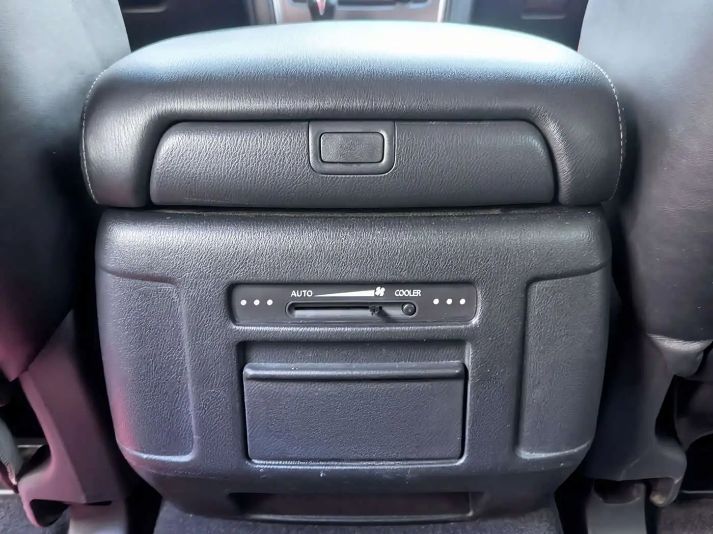 Nissan Patrol 2018 — Photo 19/20