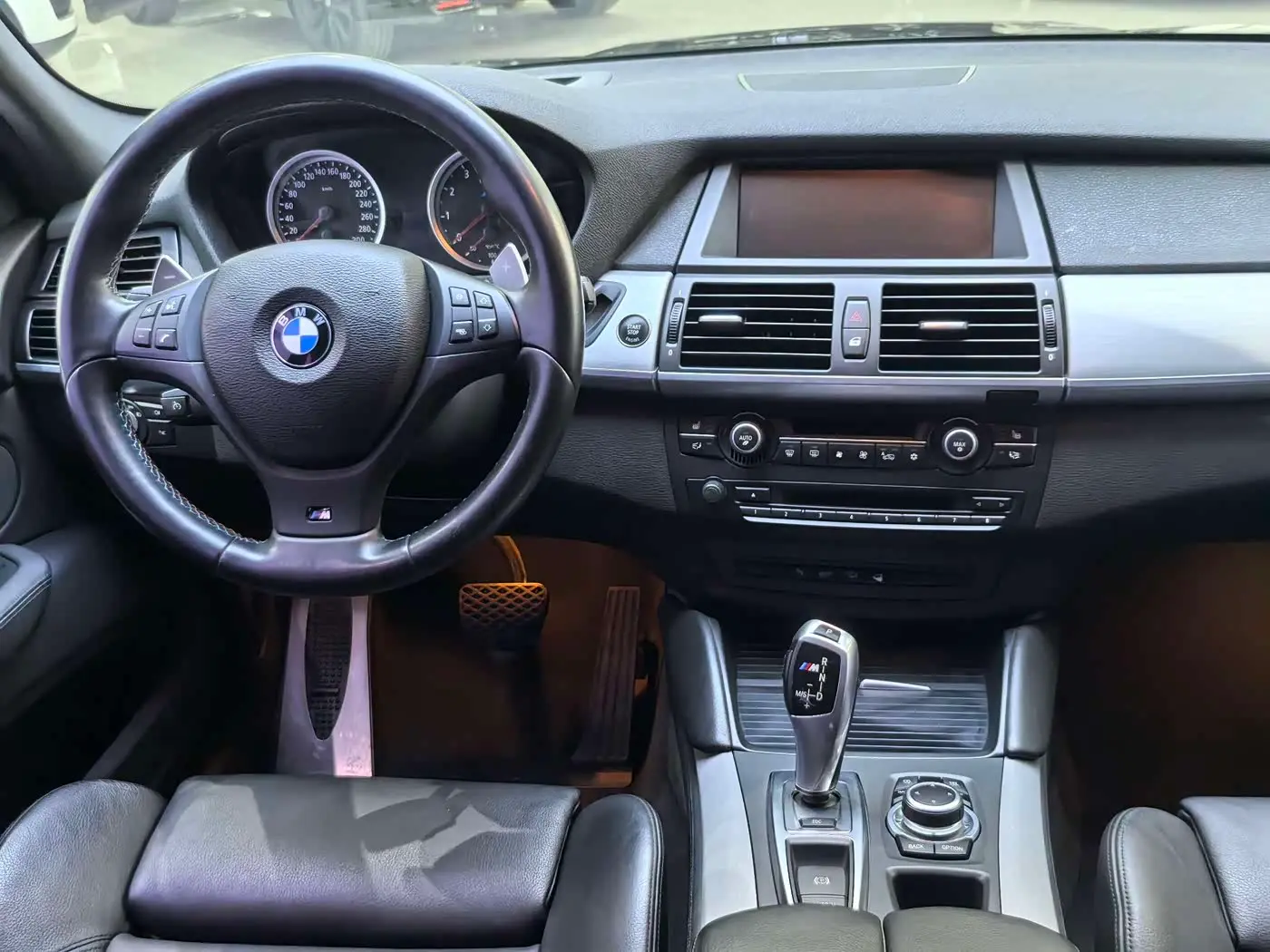 BMW X5 M 2011 — Photo 7/10