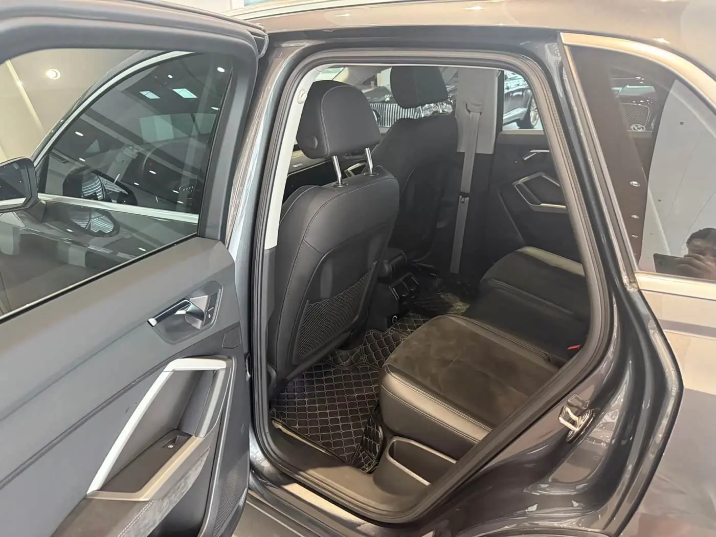 Audi Q3 2022 — Photo 8/20
