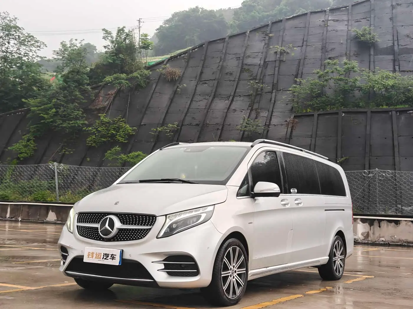 Mercedes-Benz V-Class 2023 — Şəkil 1/20