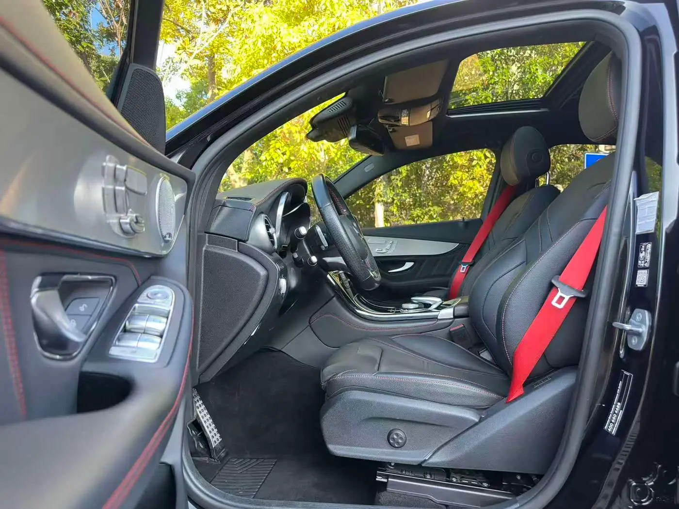Mercedes-Benz GLC Coupe AMG 2019 — Photo 7/20
