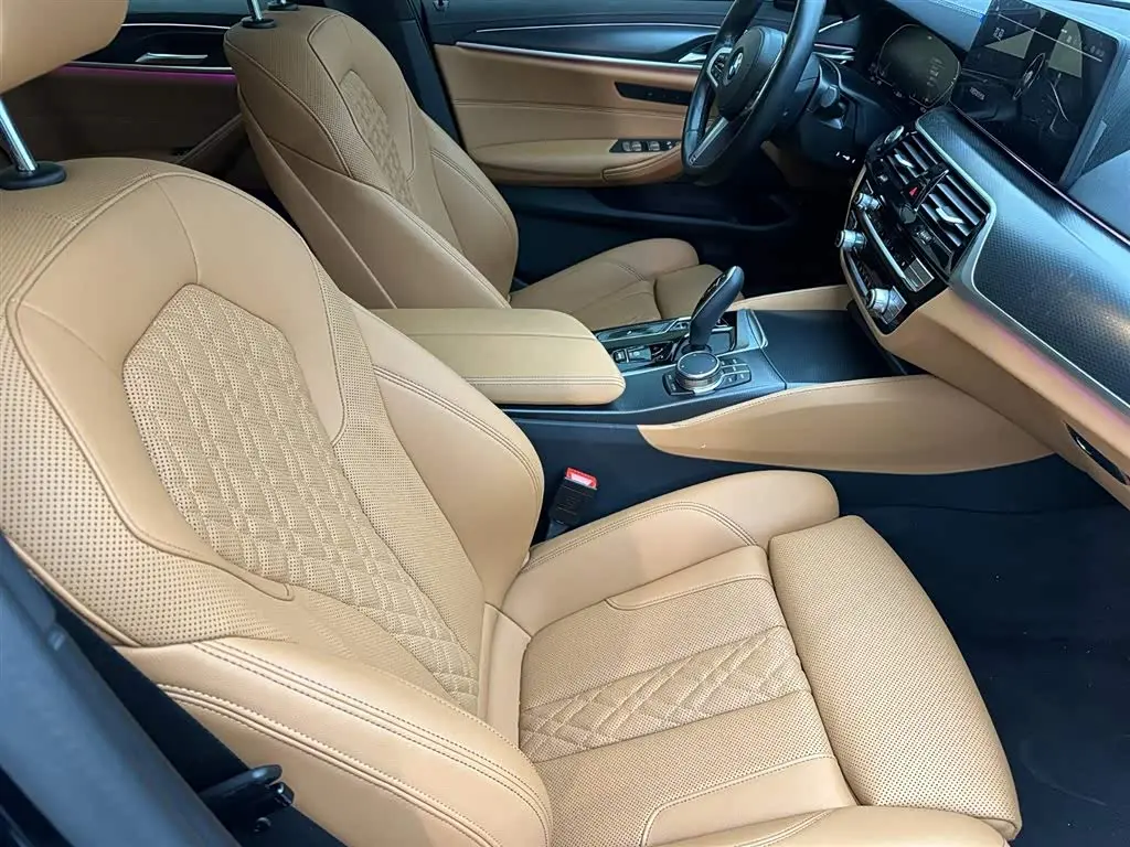 BMW 5 Series 2023 — Şəkil 9/18