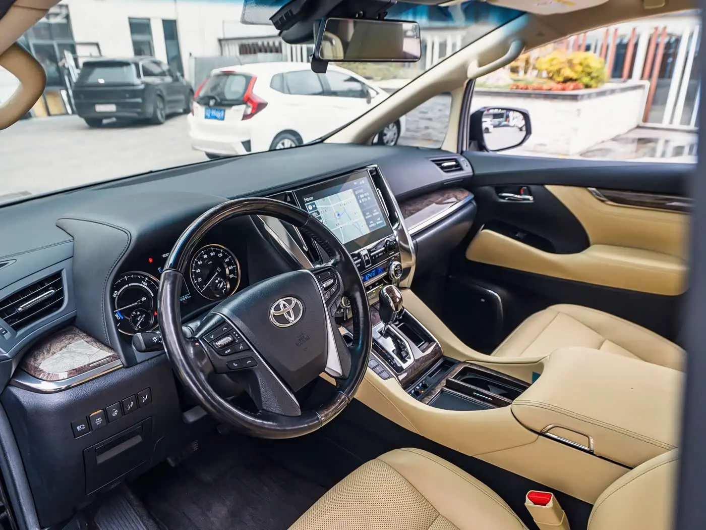 Toyota Vellfire 2021 — Photo 8/11