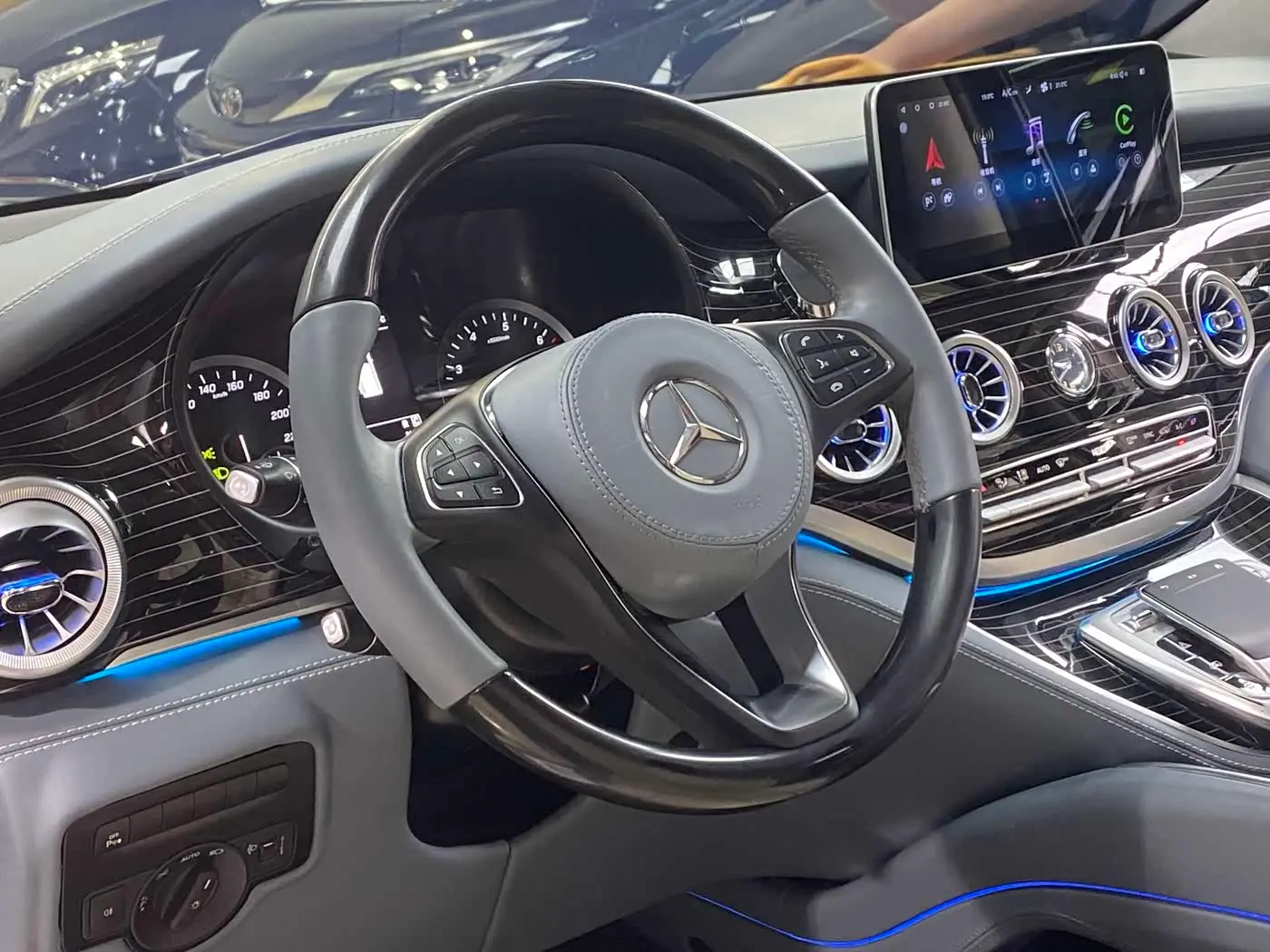 Mercedes-Benz Vito 2024 — Photo 3/19