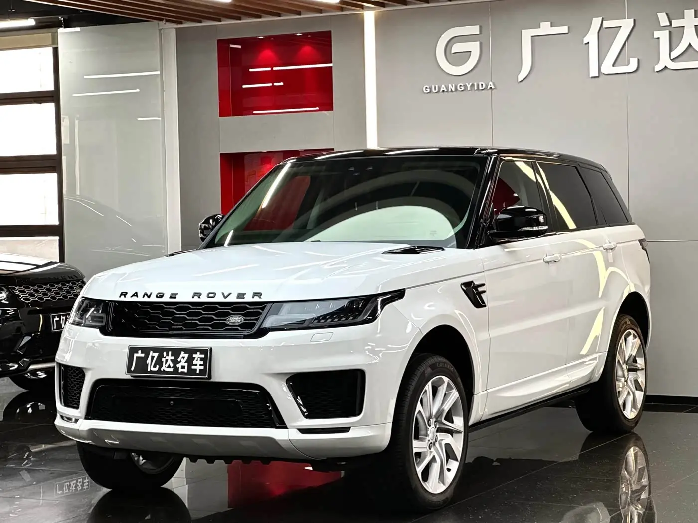 Land Rover Range Rover Sport 2020 — Photo 1/20