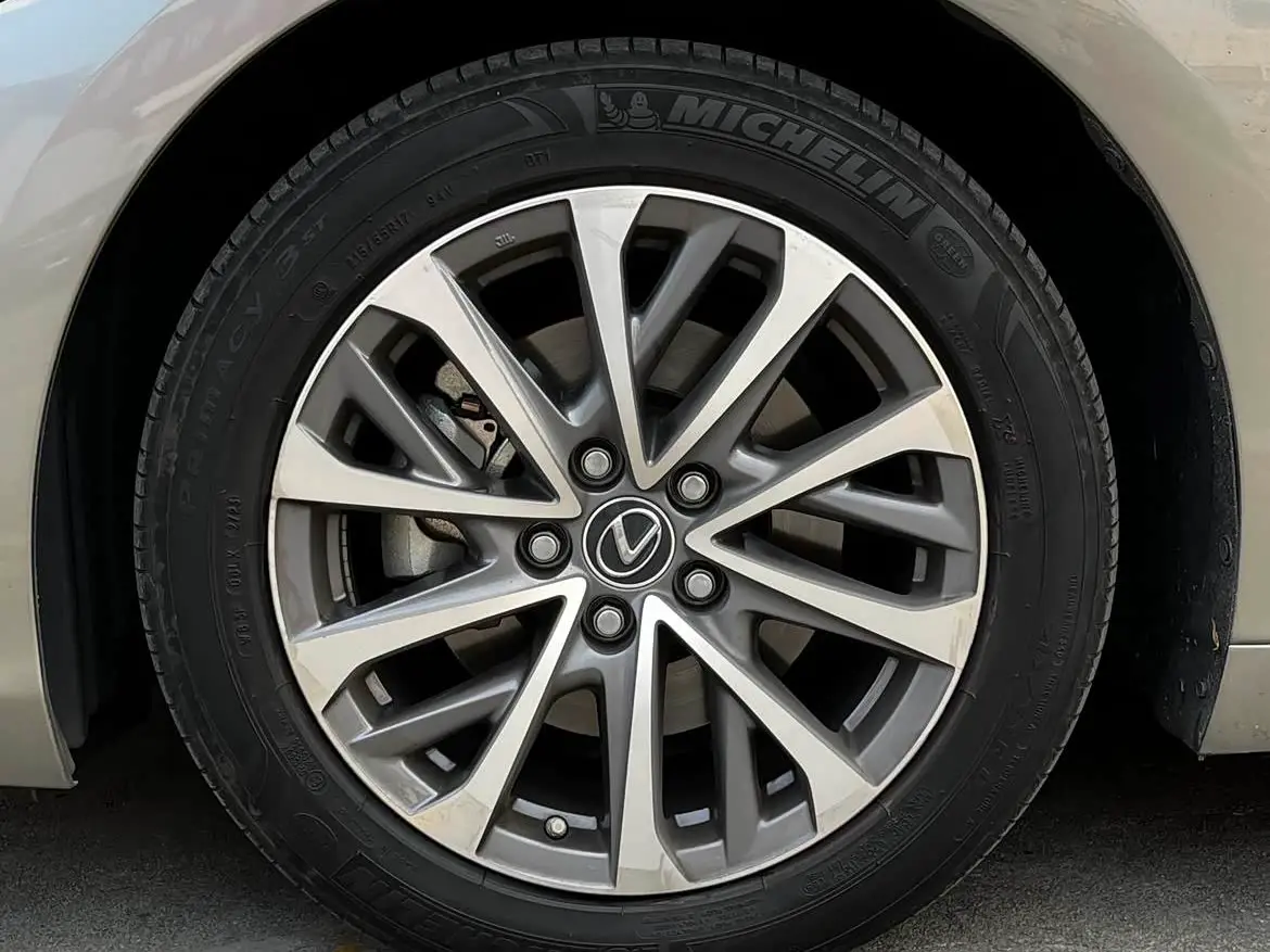Lexus ES 2023 — Фото 10/20