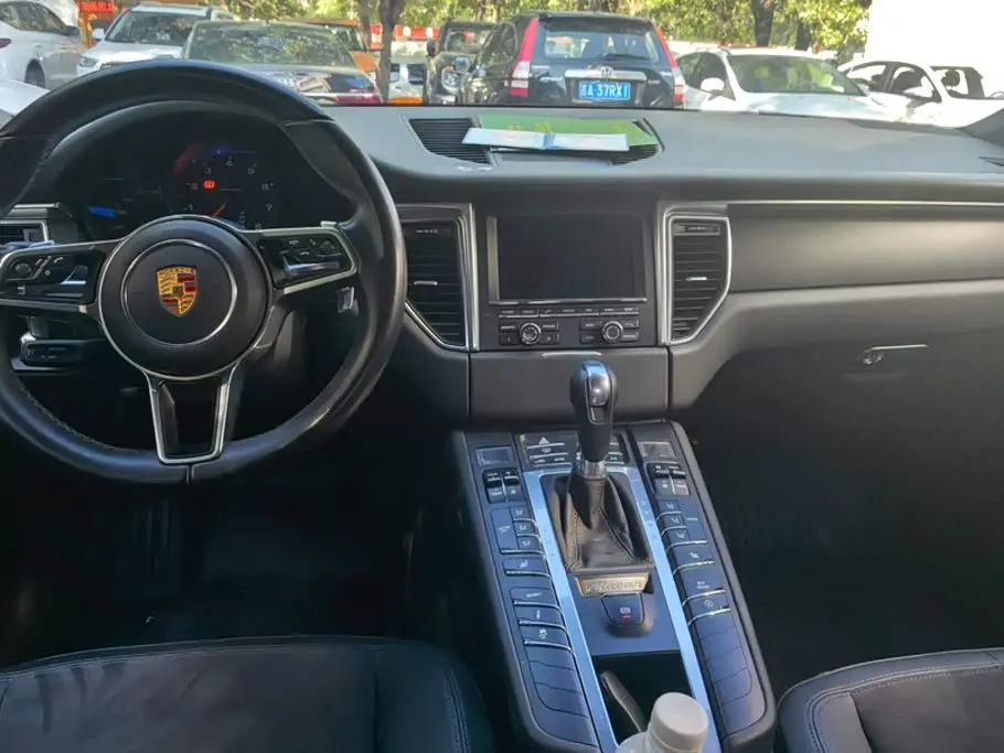 Porsche Macan 2015 — Фото 12/16
