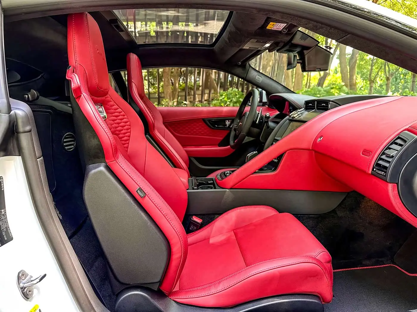 Jaguar F-TYPE 2025 — Photo 9/15