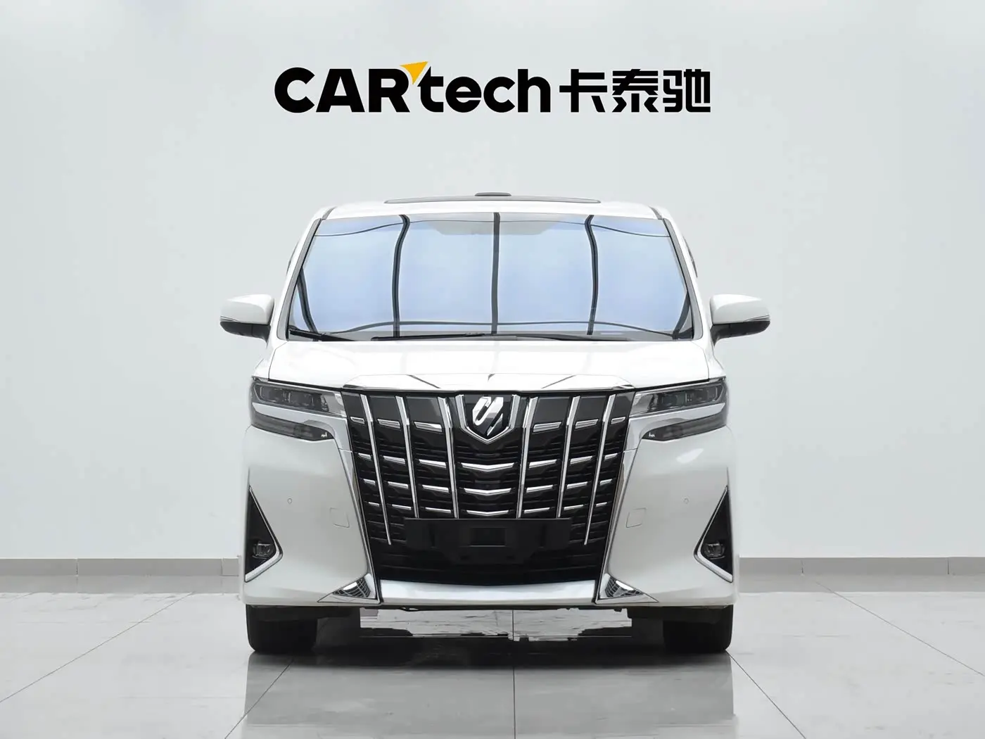 Toyota Alphard 2018 — Photo 2/20