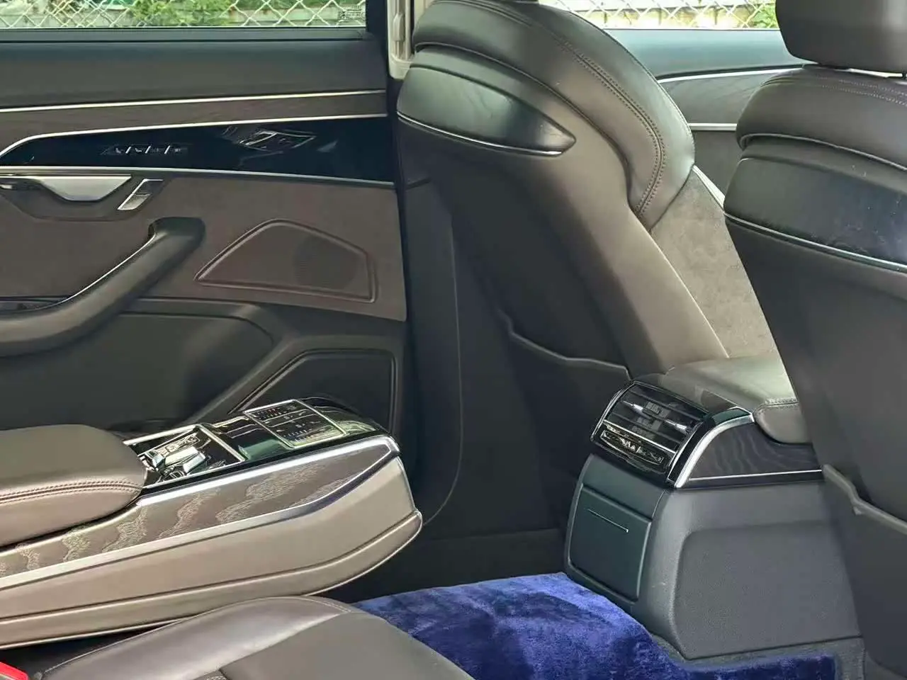 Audi A8 2019 — Şəkil 15/16