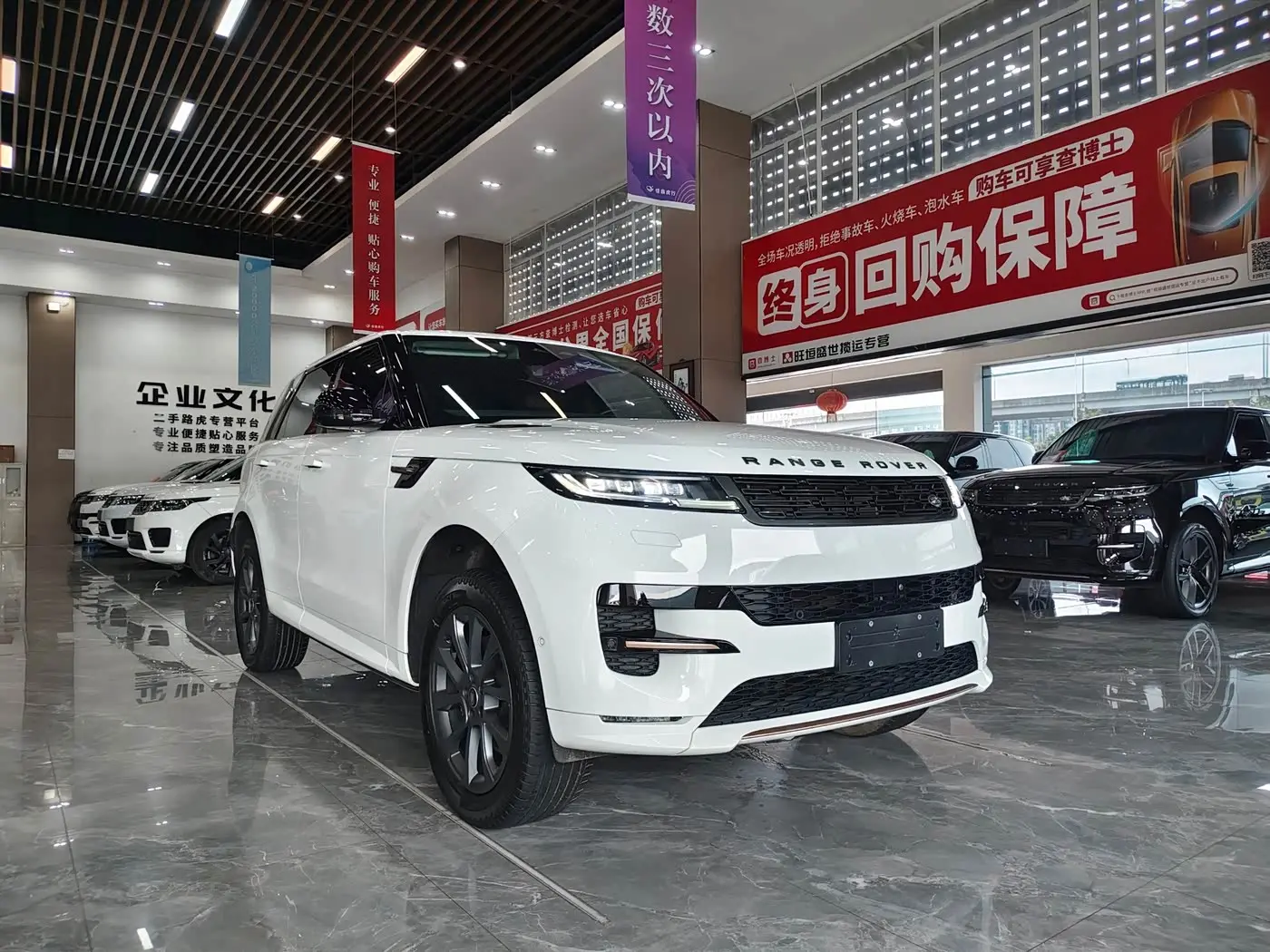 Land Rover Range Rover Sport 2024 — Фото 3/20