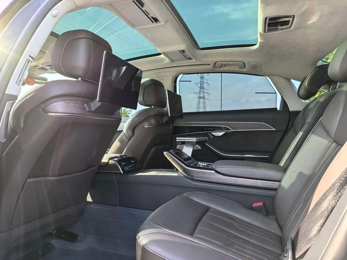 Audi A8 2021 — Şəkil 9/16