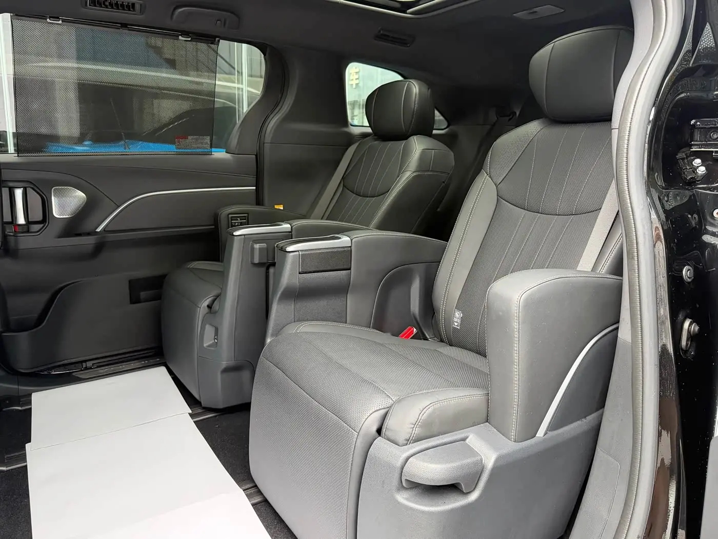 Toyota Sienna 2024 — Şəkil 12/19