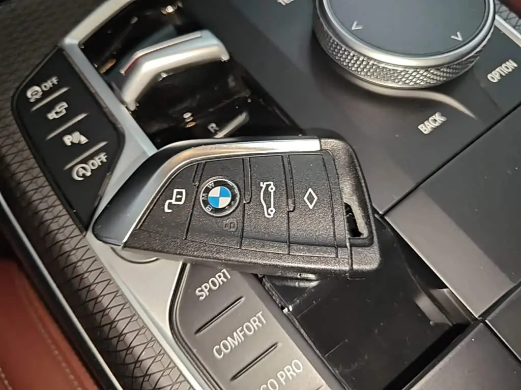 BMW 3 Series 2025 — Şəkil 9/20