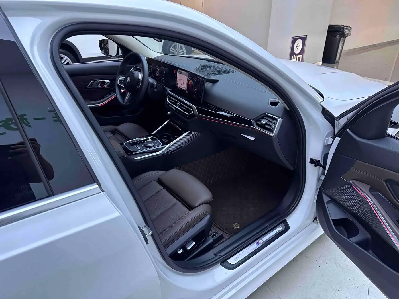 BMW 3 Series 2023 — Фото 17/20