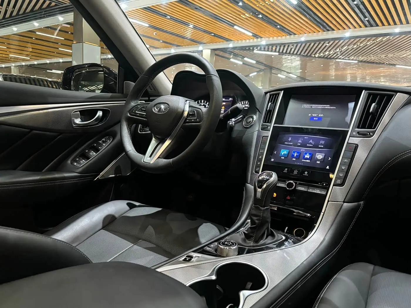 Infiniti Q50L 2019 — Фото 13/14