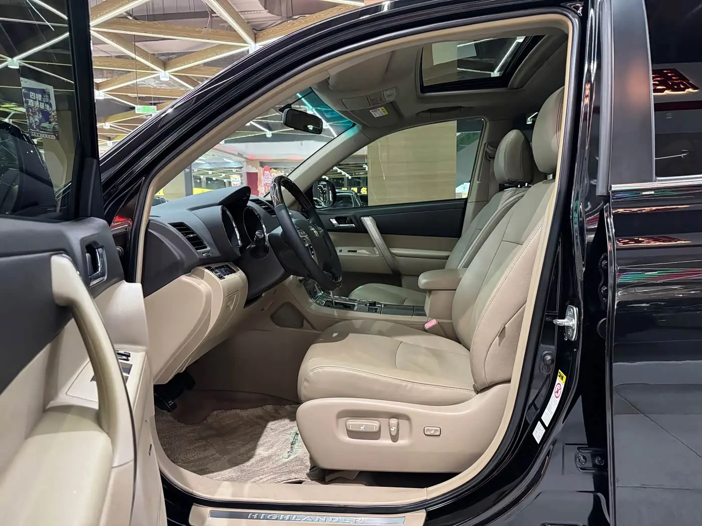 Toyota Highlander 2014 — ფოტო 6/17