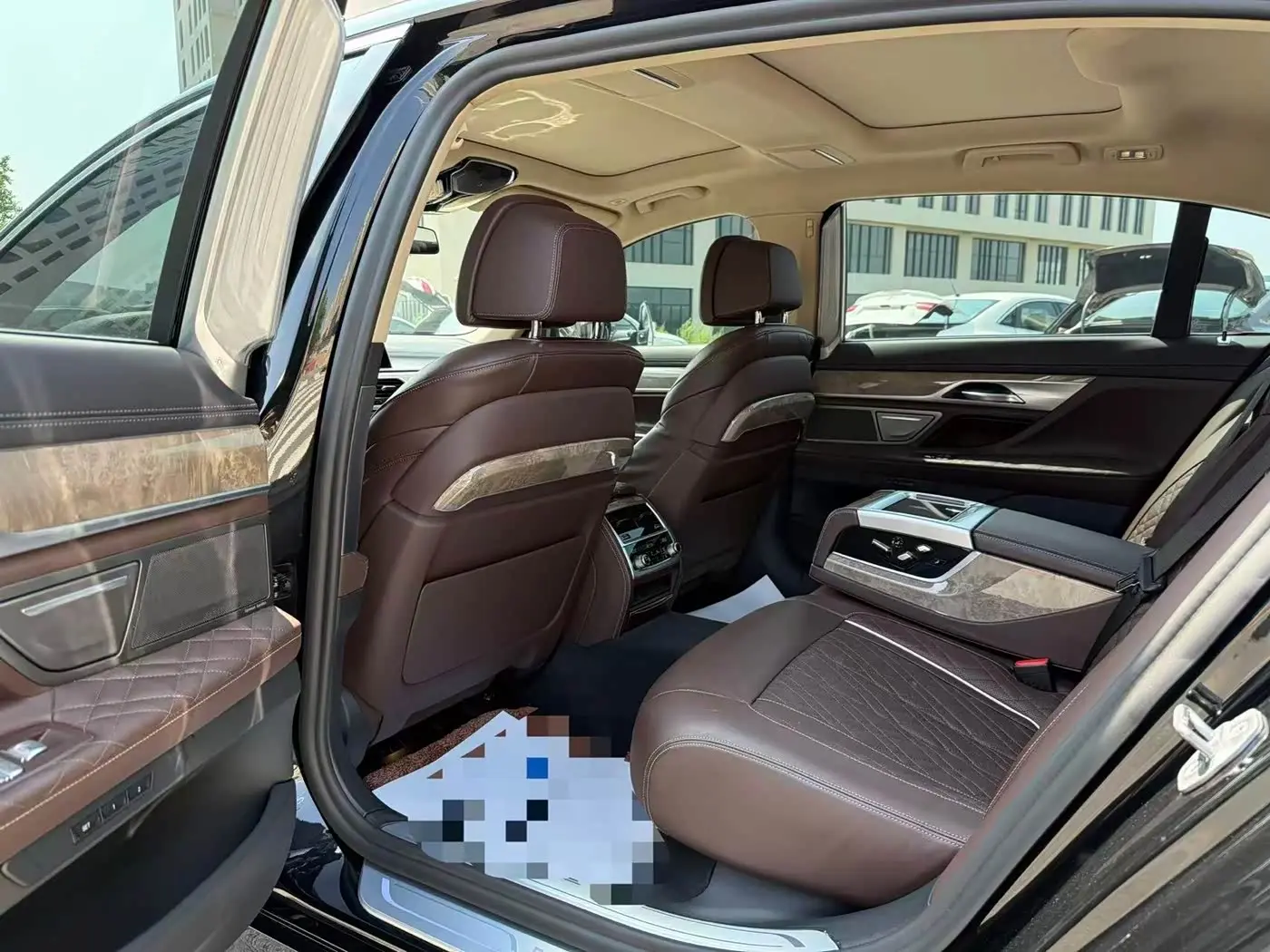 BMW 7 Series 2021 — Photo 8/11
