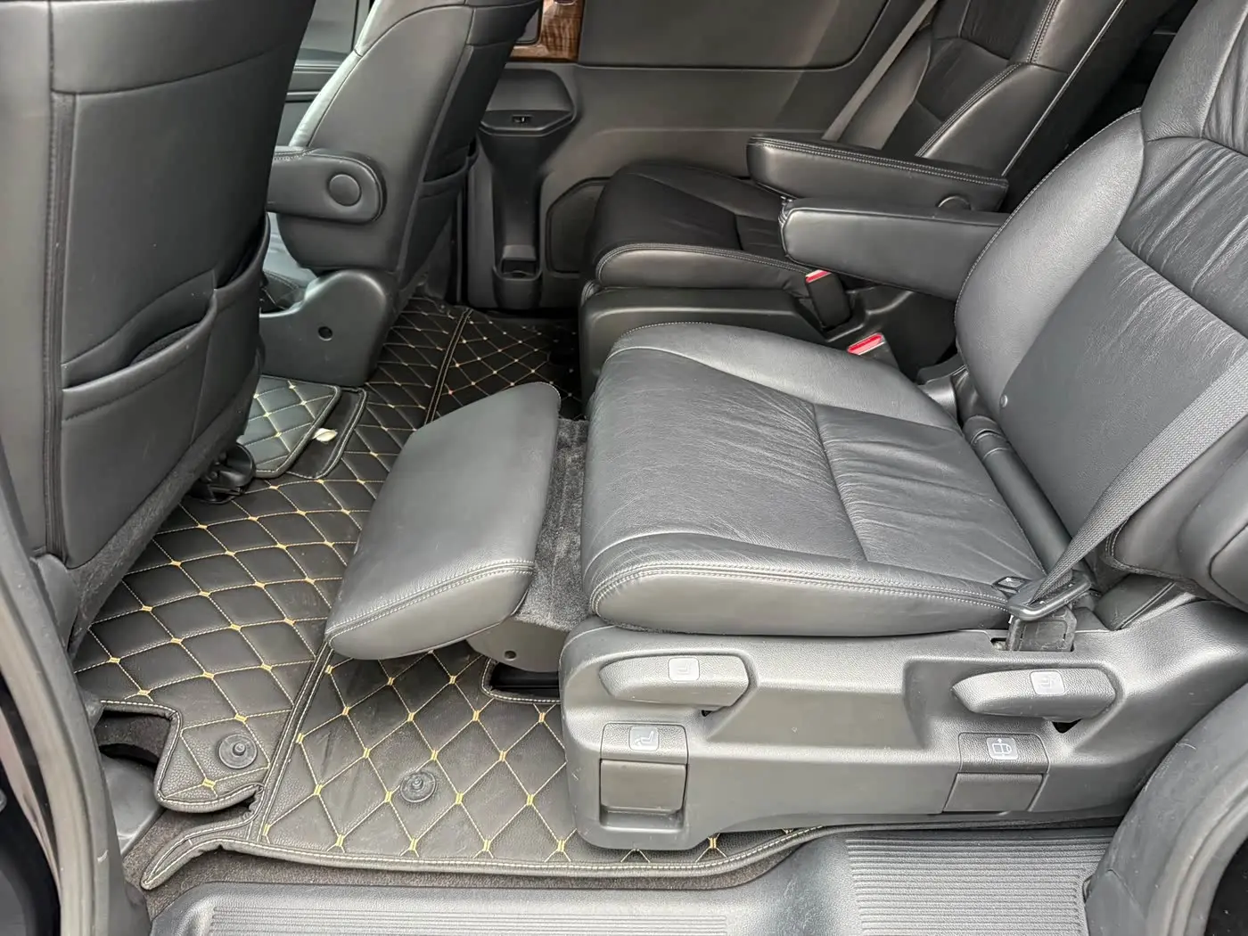 Honda Odyssey 2017 — Фото 11/19