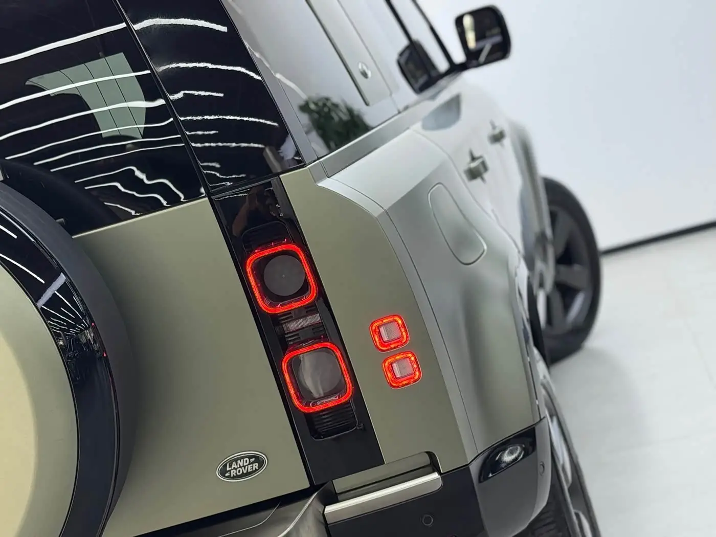 Land Rover Defender 2023 — Şəkil 17/20