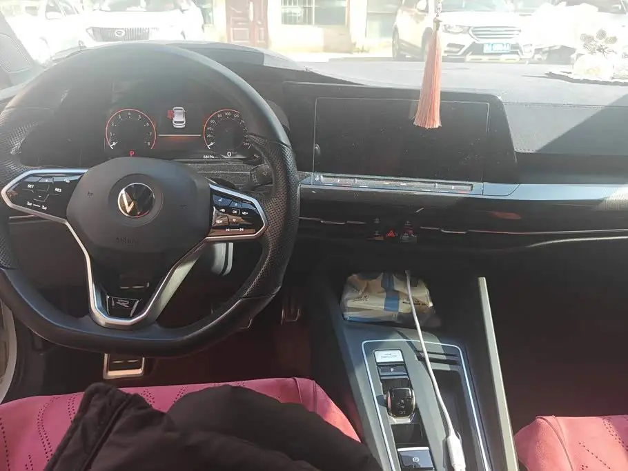 Volkswagen Golf 2023 — Photo 12/16