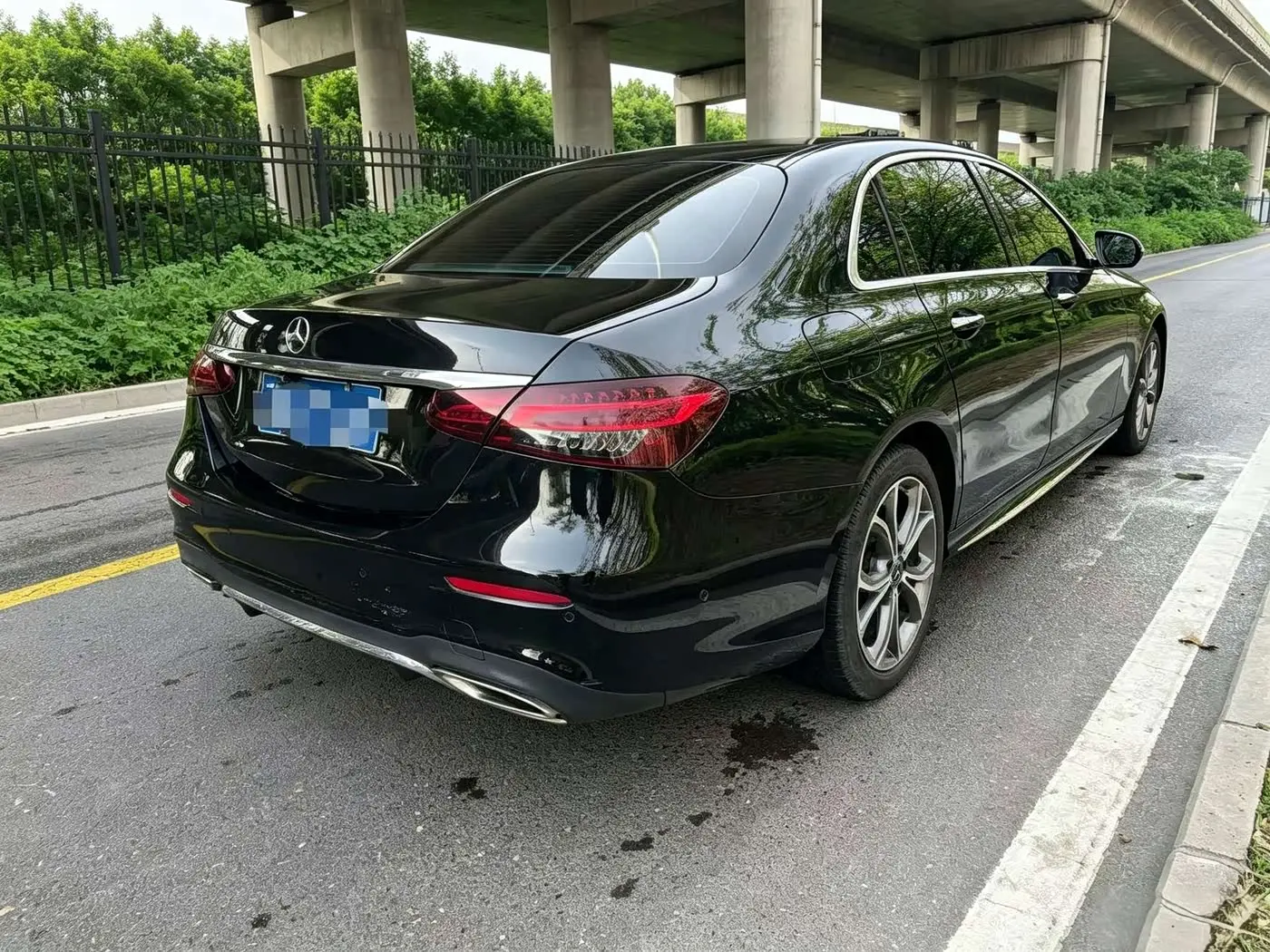 Mercedes-Benz E-Class 2021 — Photo 8/8