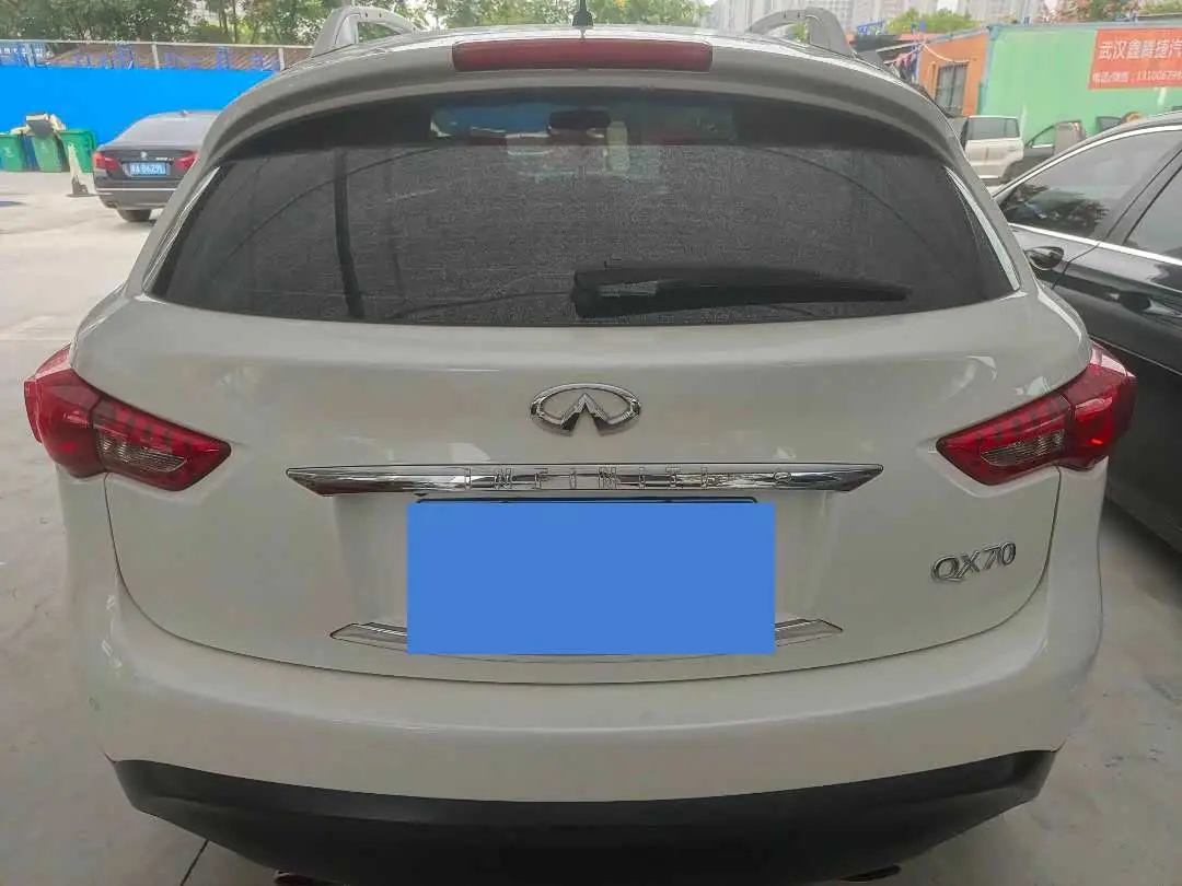 Infiniti QX70 2019 — Фото 15/15