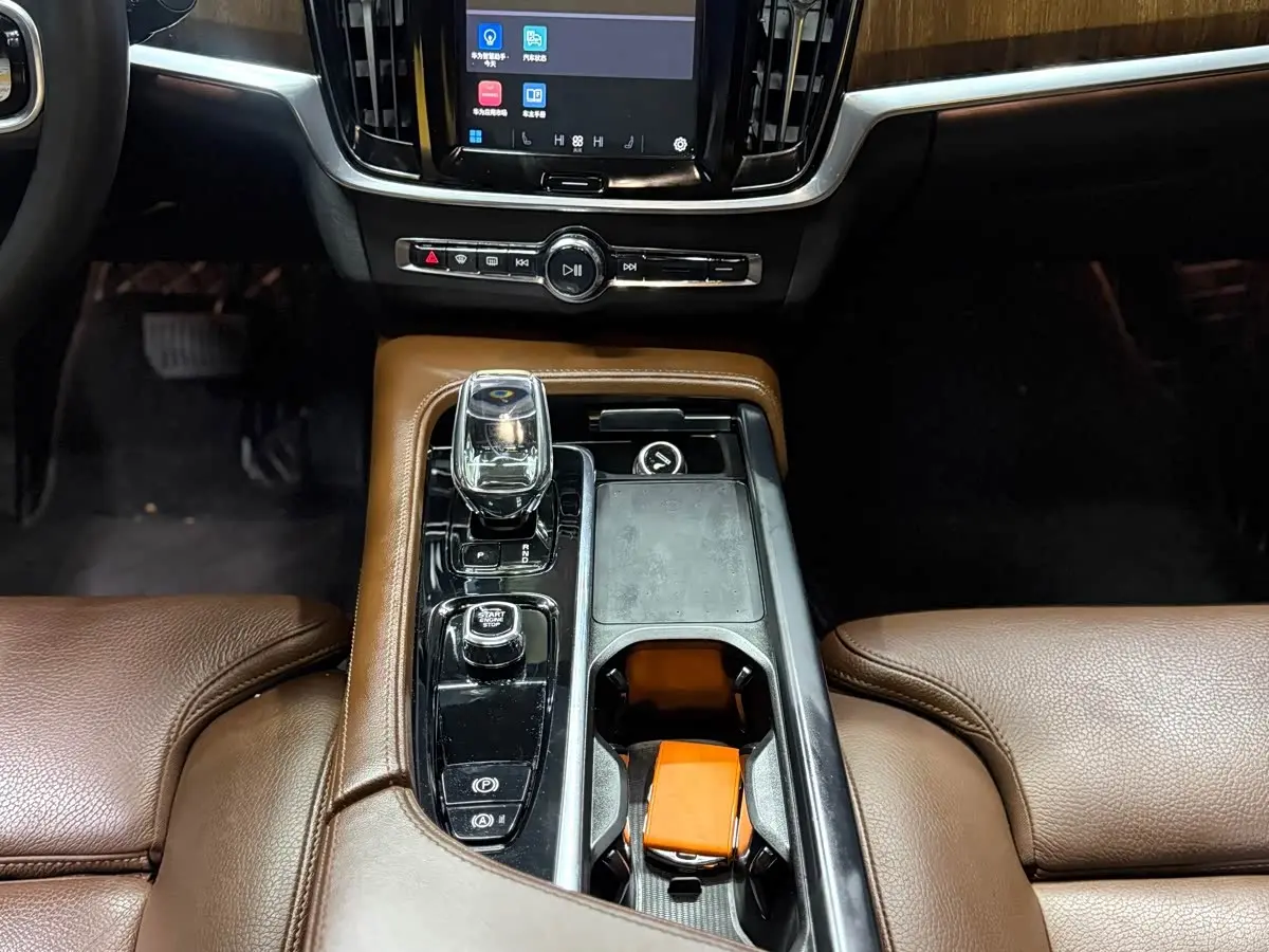 Volvo S90 2022 — Фото 12/20