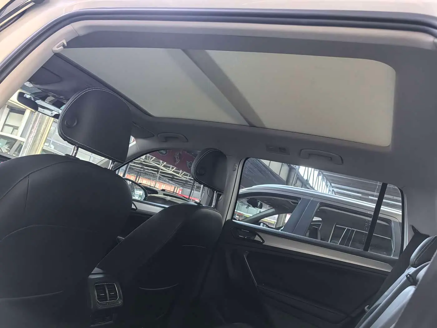 Volkswagen Tiguan L 2019 — Фото 14/17
