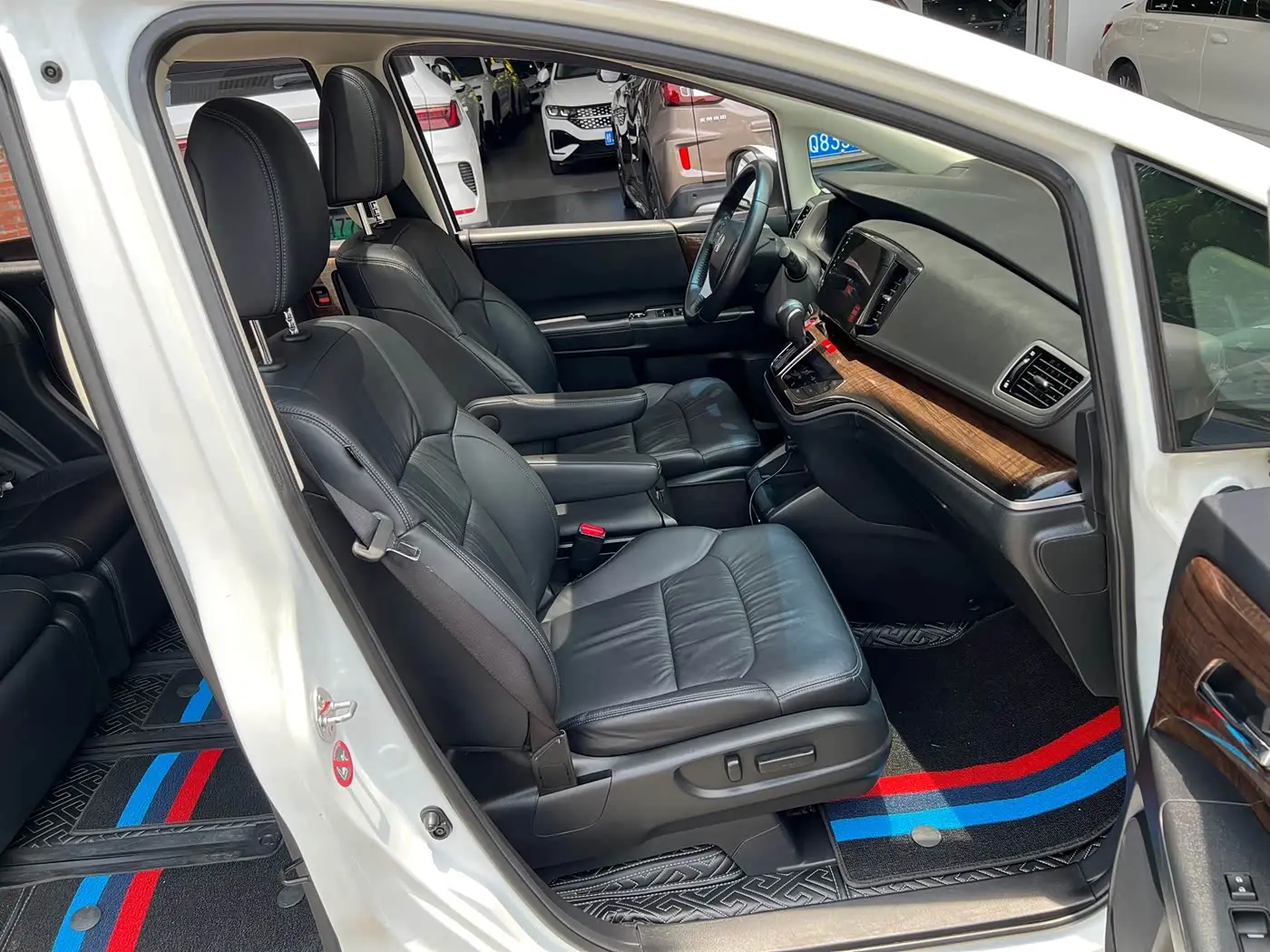 Honda Odyssey 2018 — Photo 8/16