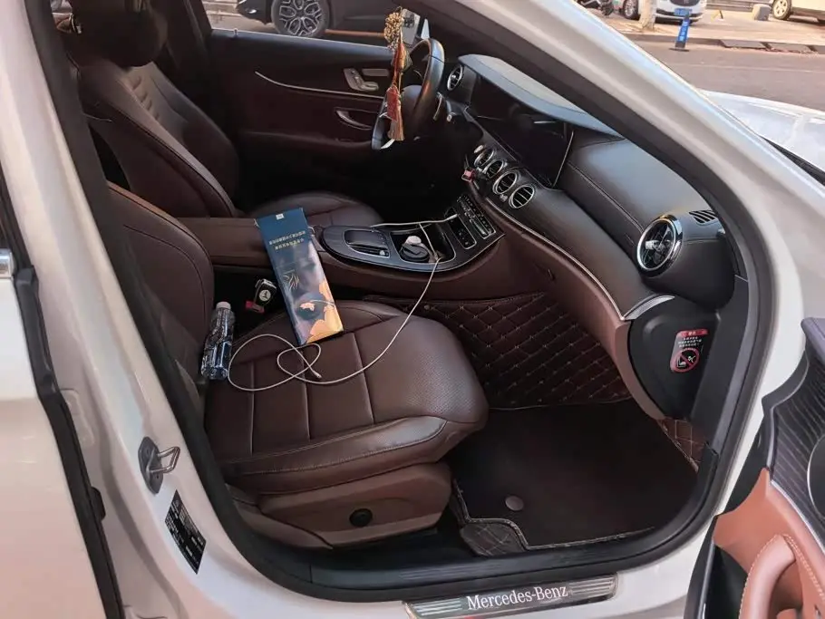 Mercedes-Benz E-Class 2022 — Фото 8/16