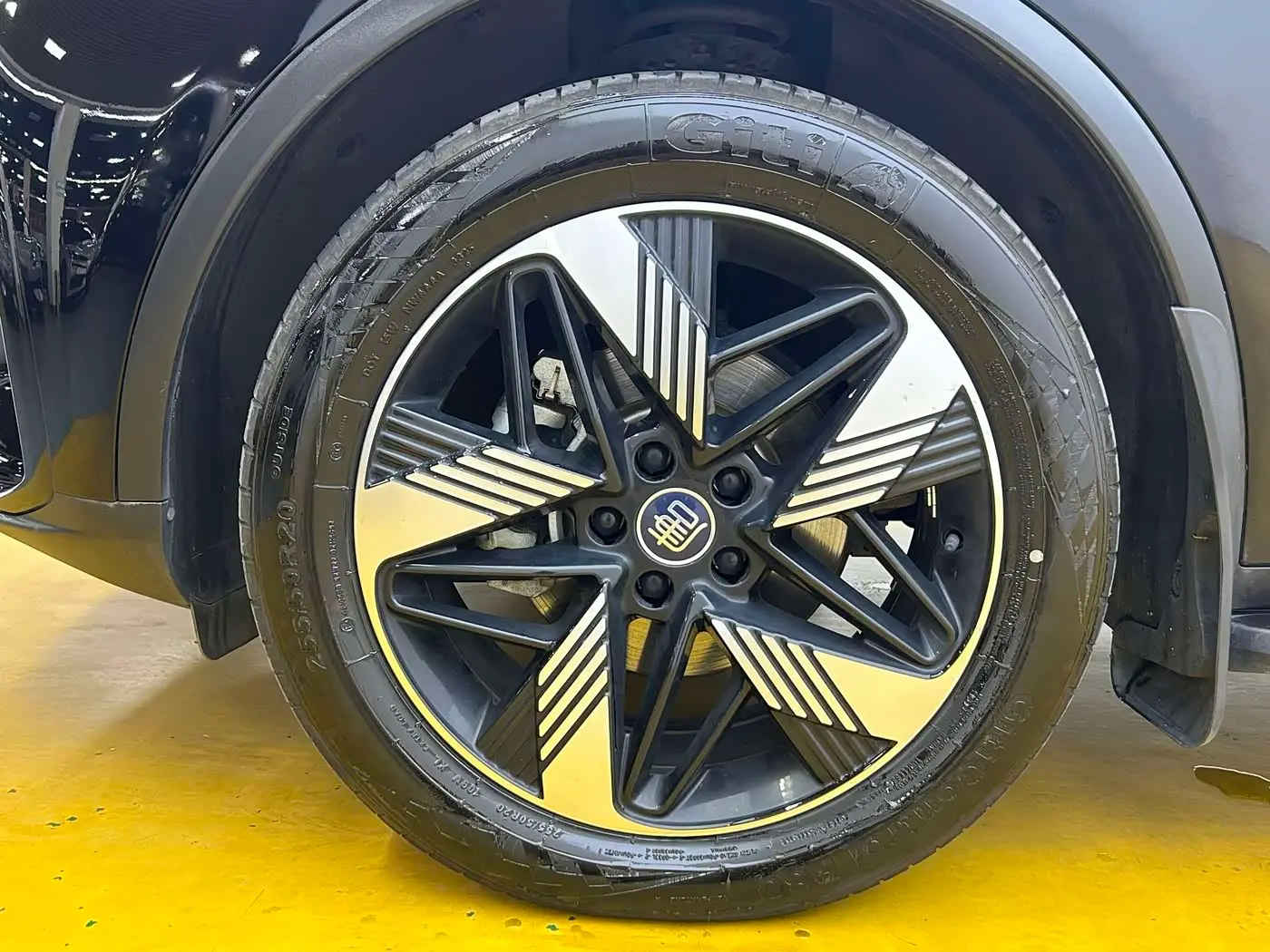 BYD Tang New Energy 2023 — Şəkil 9/10