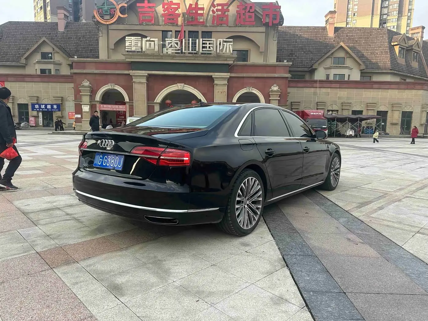 Audi A8 2012 — Şəkil 8/10