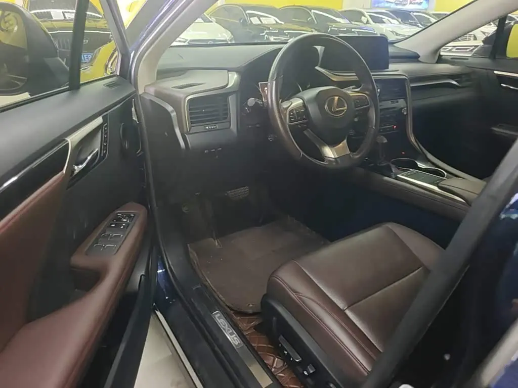 Lexus RX 2021 — Photo 15/20