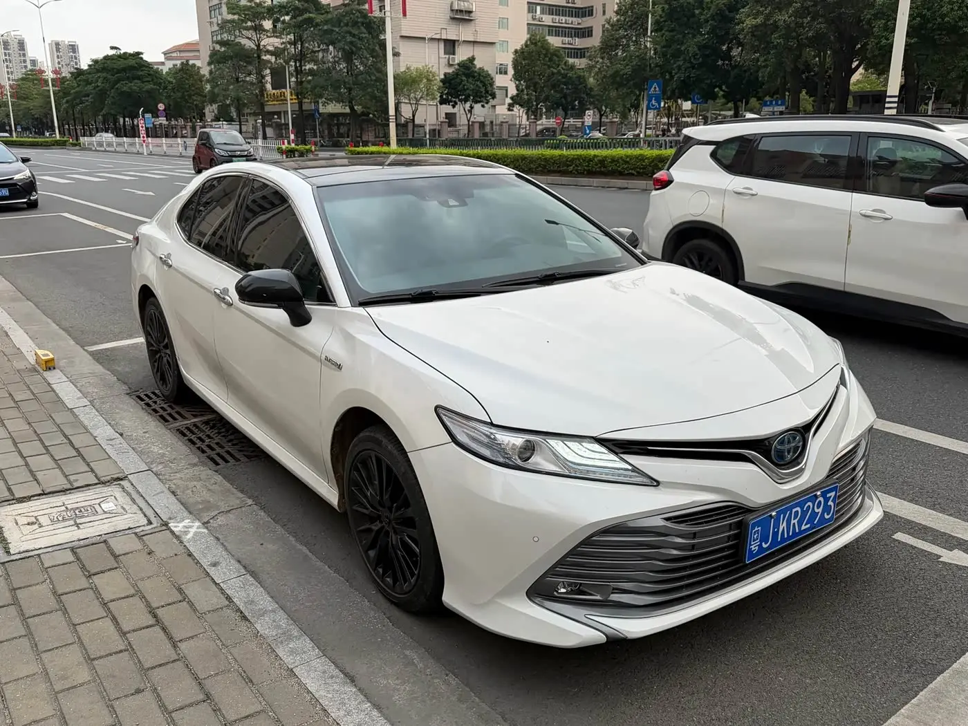 Toyota Camry 2021 — Şəkil 3/9