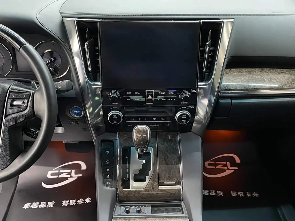 Toyota Vellfire 2022 — Photo 11/16