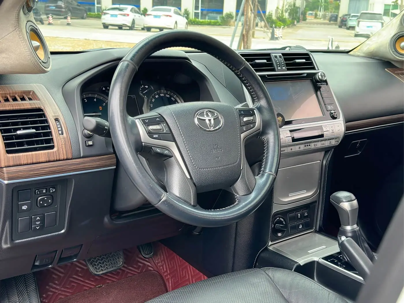 Toyota Prado 2018 — ფოტო 18/18