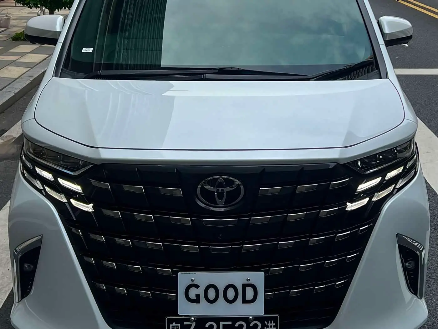 Toyota Alphard 2026 — ფოტო 2/11