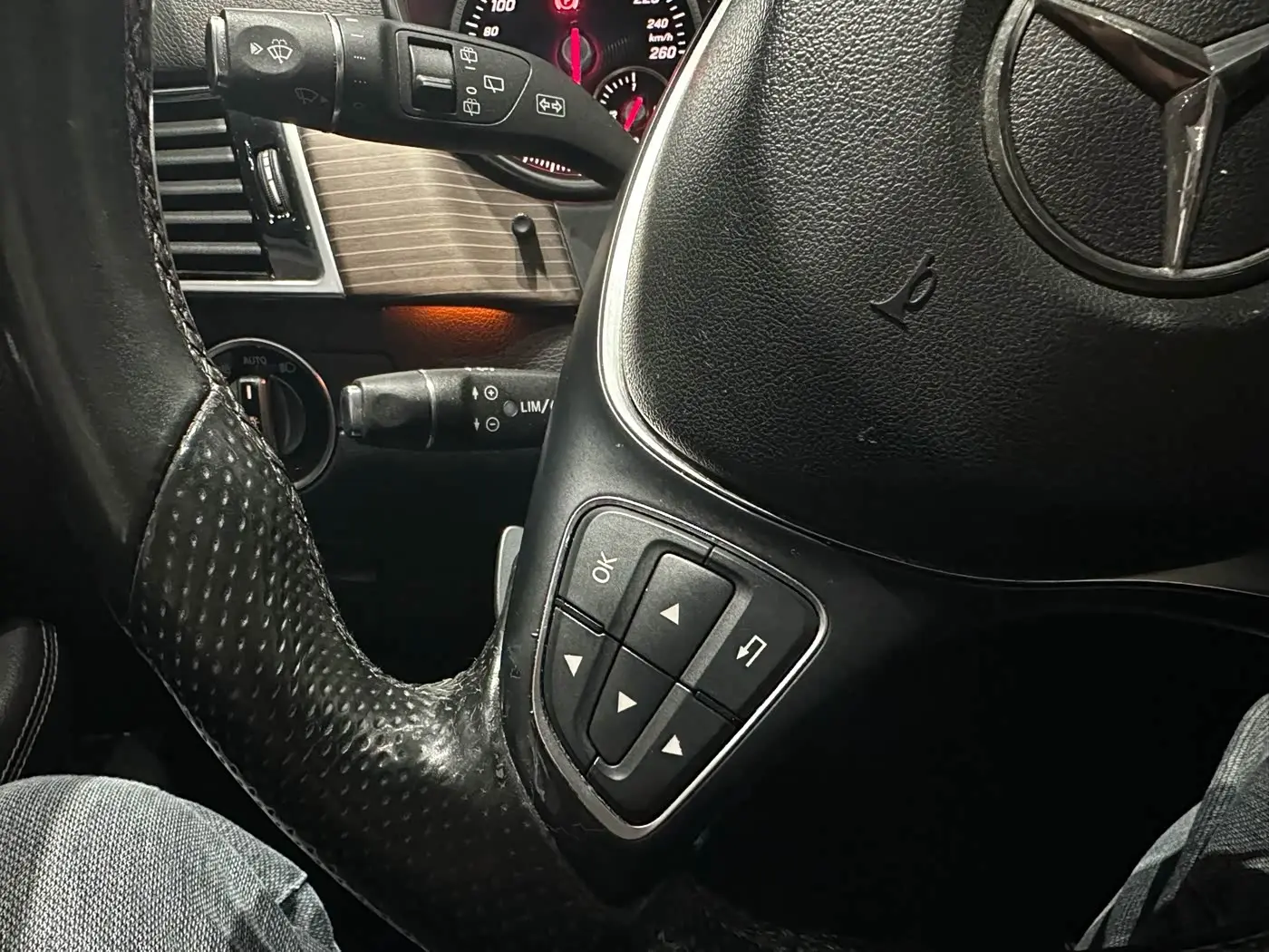 Mercedes-Benz GLE 2019 — Photo 15/17