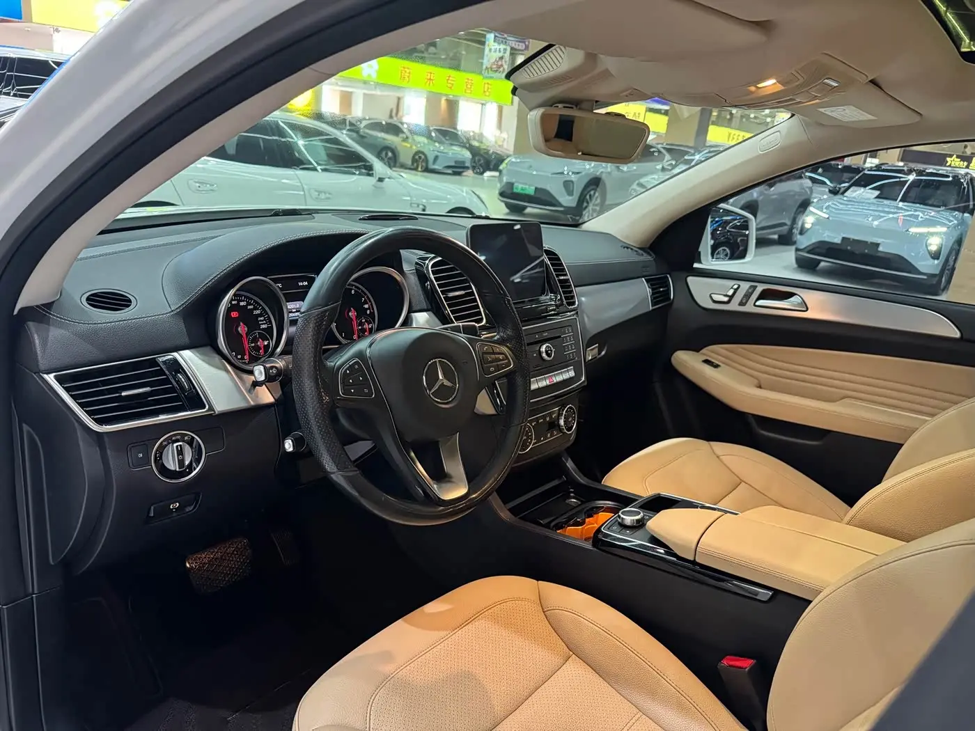 Mercedes-Benz GLE Coupe 2017 — Şəkil 6/16