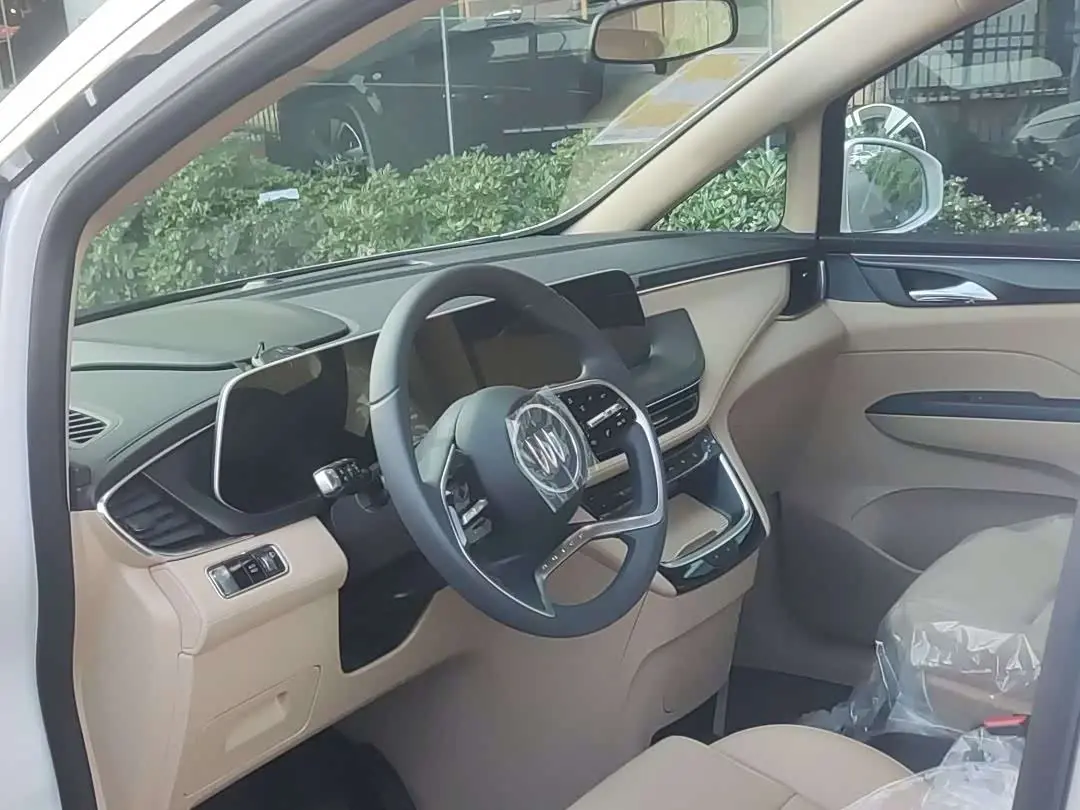 Buick GL8 2026 — Photo 9/16
