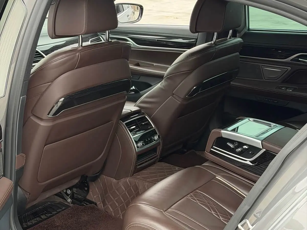 BMW 7 Series 2020 — Şəkil 10/11