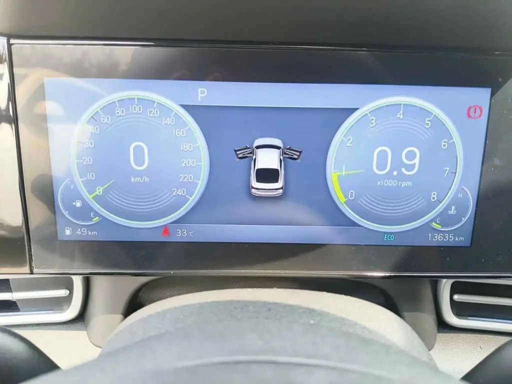 Hyundai Elantra 2023 — Photo 4/12