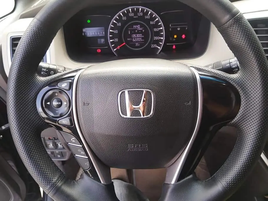 Honda Odyssey 2017 — Şəkil 15/16