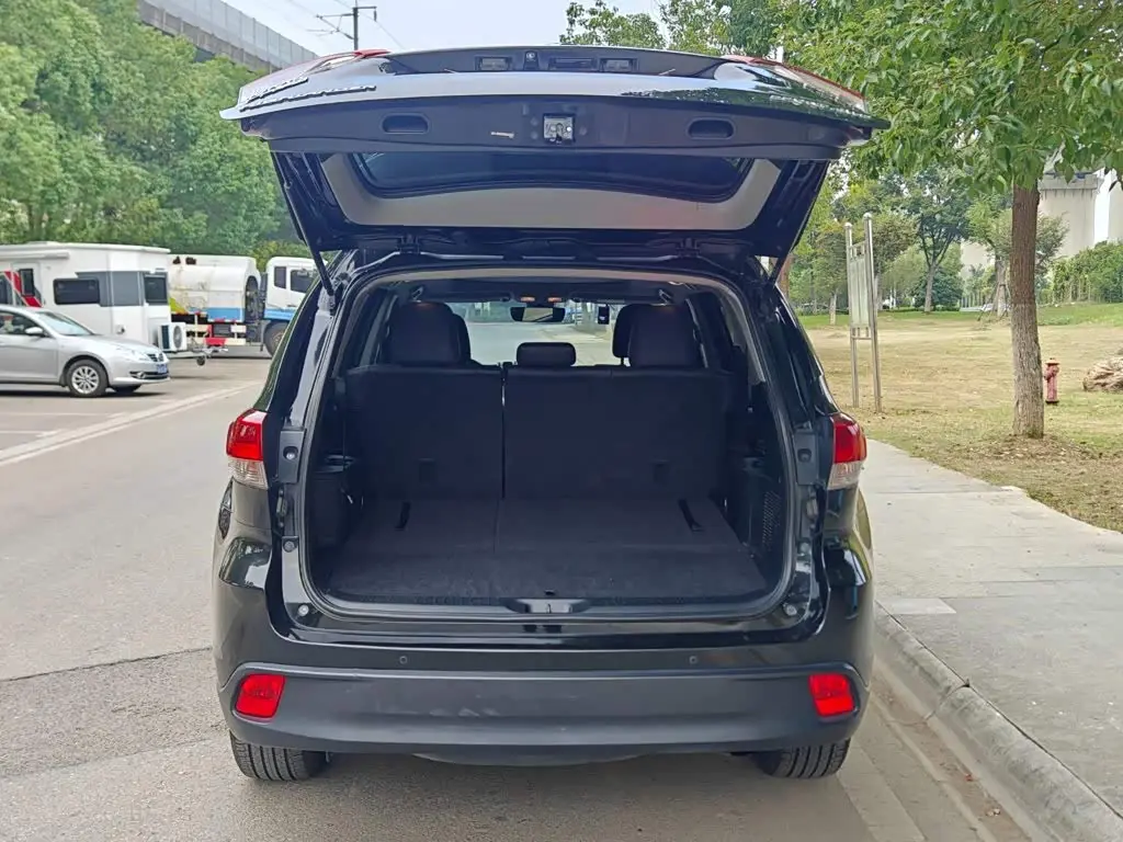 Toyota Highlander 2019 — Фото 9/17