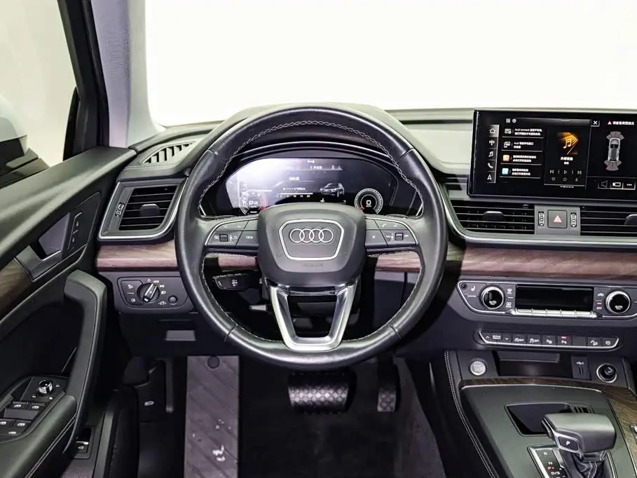 Audi Q5L 2021 — Photo 11/20