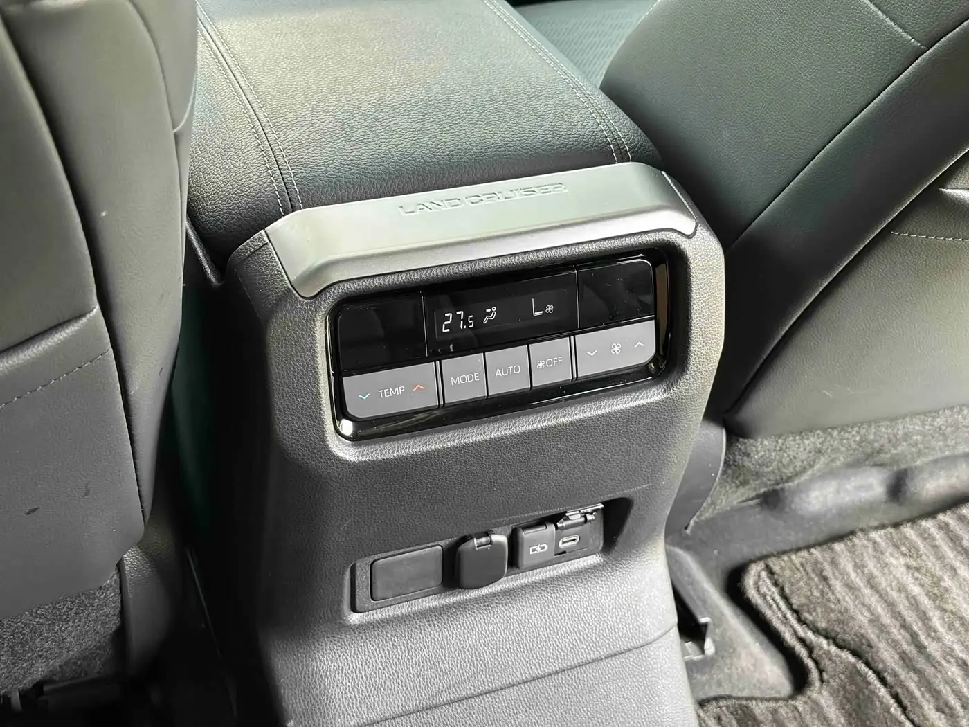 Toyota Prado 2025 — Photo 12/19