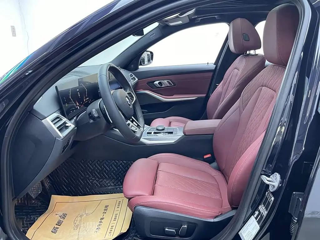 BMW 3 Series 2025 — Photo 13/20